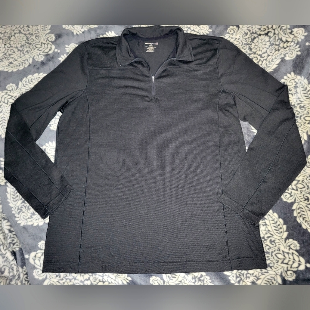 Pullover sweatshirt
